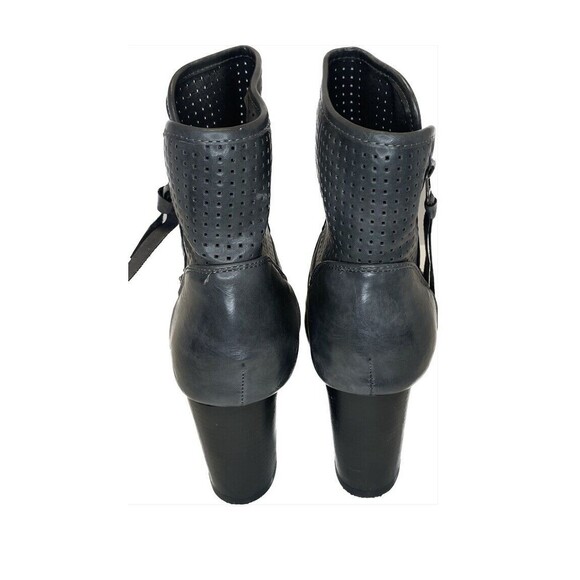 Twisted Ankle Boots Black Size: 10 - Picture 2 of 4